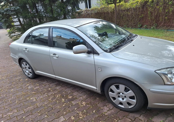 Toyota Avensis cena 9000 przebieg: 322667, rok produkcji 2006 z Józefów małe 79